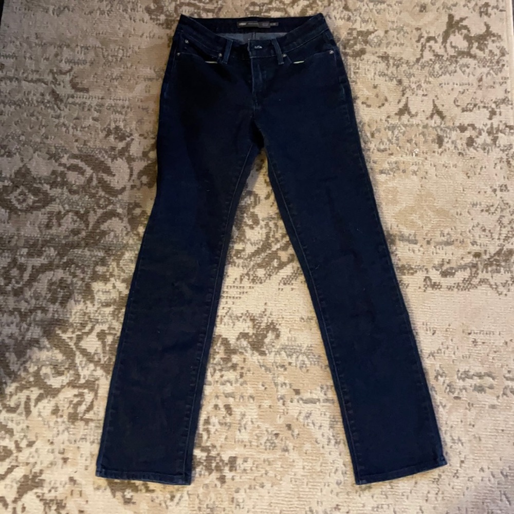 Women Levi jeans